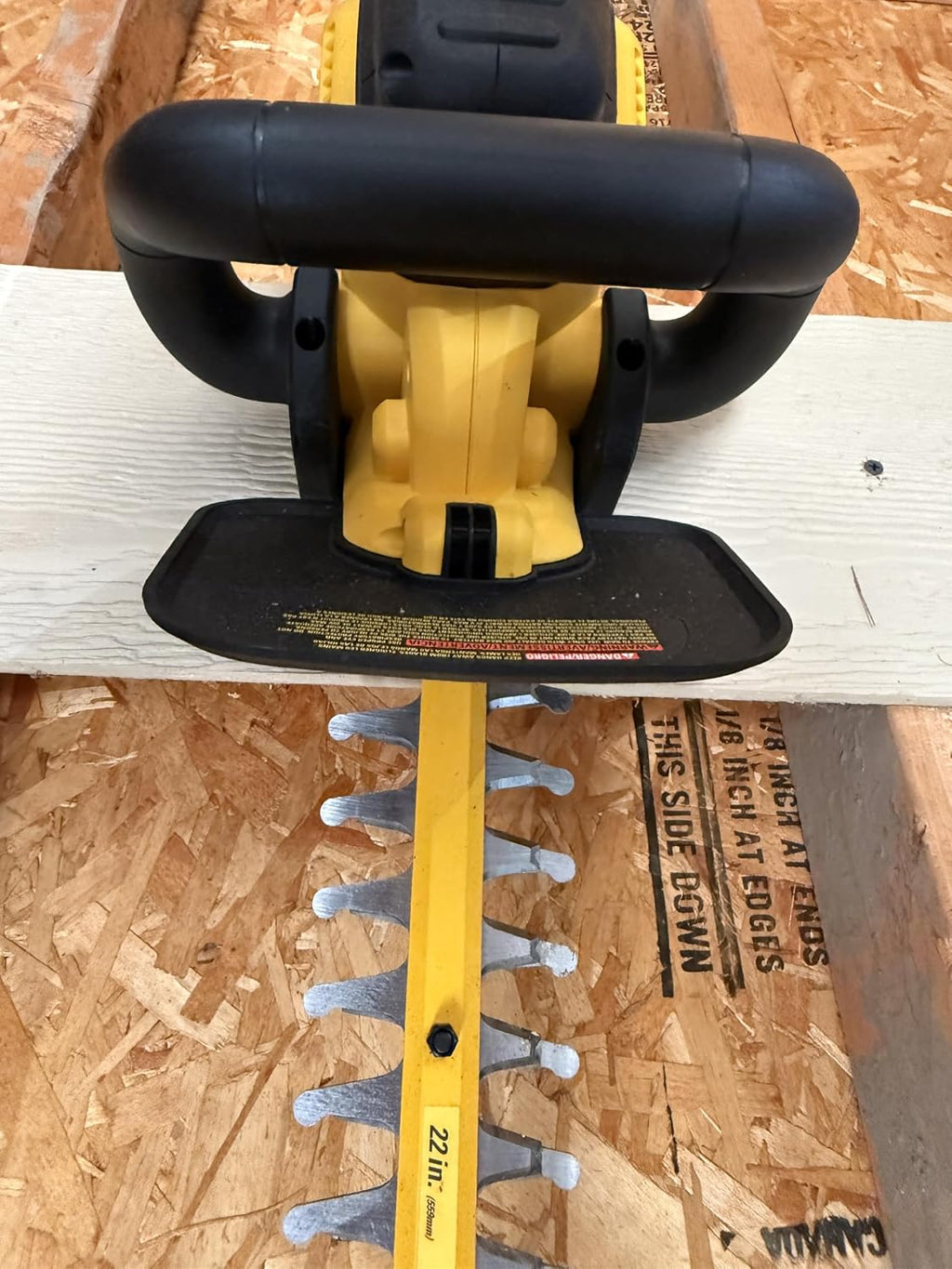  Hedger Support Mural – Rangement Sécurisé Et Peu Encombrant Pour Taille-haie (jaune)